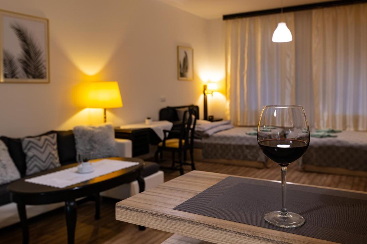 Apartman U Krizku ยีห์ลาวา ภายนอก รูปภาพ
