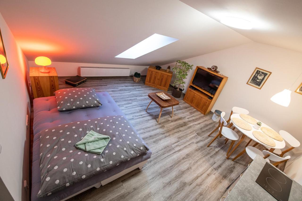 Apartman U Krizku ยีห์ลาวา ภายนอก รูปภาพ