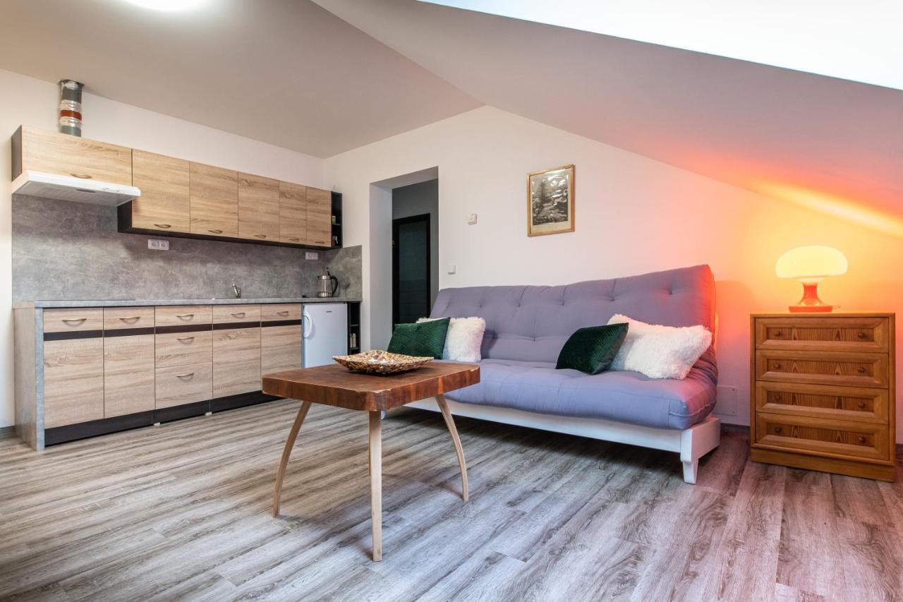Apartman U Krizku ยีห์ลาวา ภายนอก รูปภาพ