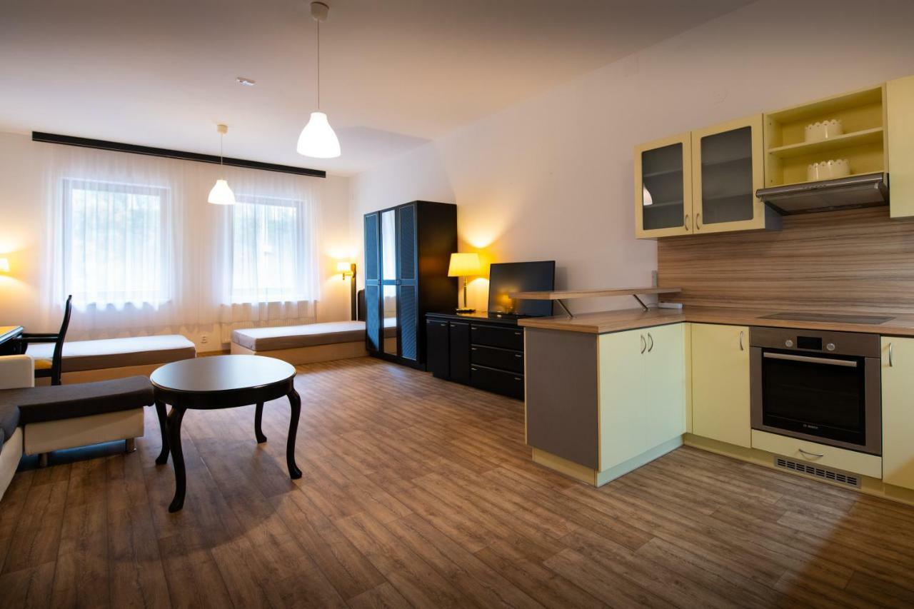 Apartman U Krizku ยีห์ลาวา ภายนอก รูปภาพ