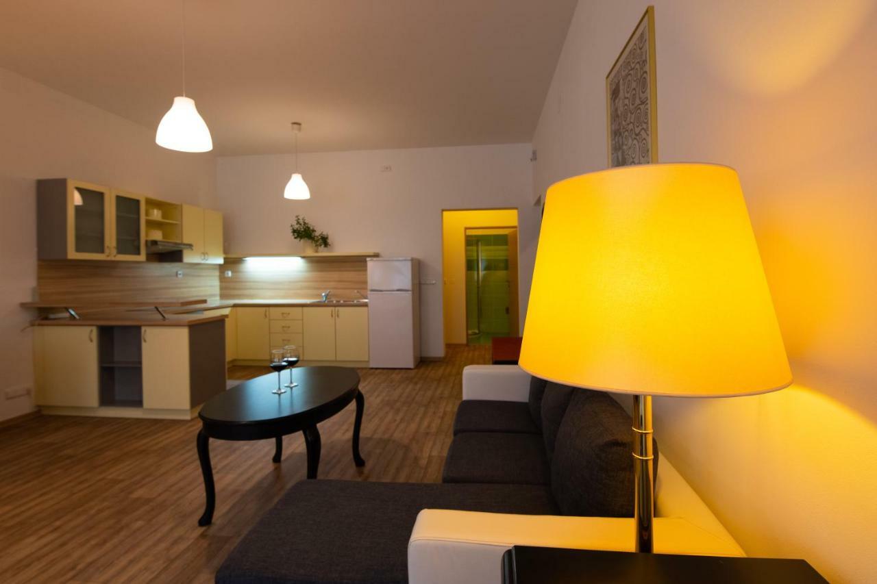 Apartman U Krizku ยีห์ลาวา ภายนอก รูปภาพ